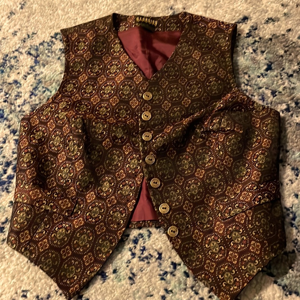 Detailed Pattern Vest